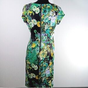 Floral dress  Beige by eci  size 10 , I wear it only once, great condition
